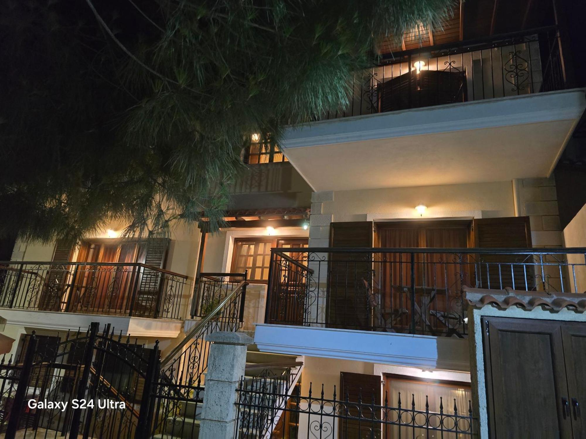 Filidas Apartments Skiathos Town Exterior foto